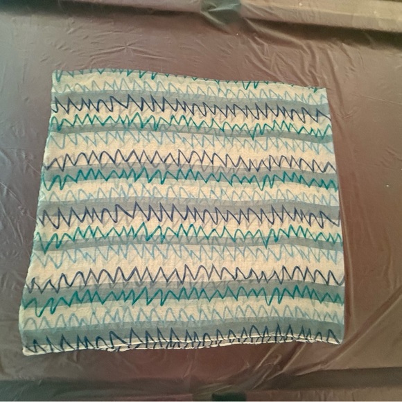 Etcetera by Carlisle White/Teal/Blue Infinity Chevron Zig Zag Scarf Wrap - Picture 3 of 5